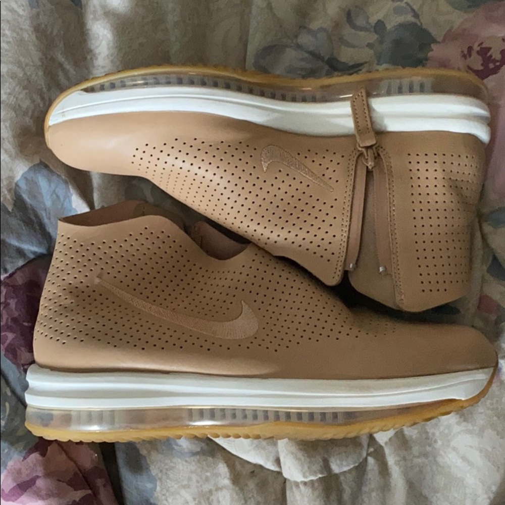 Nike shoes size 7.5 US